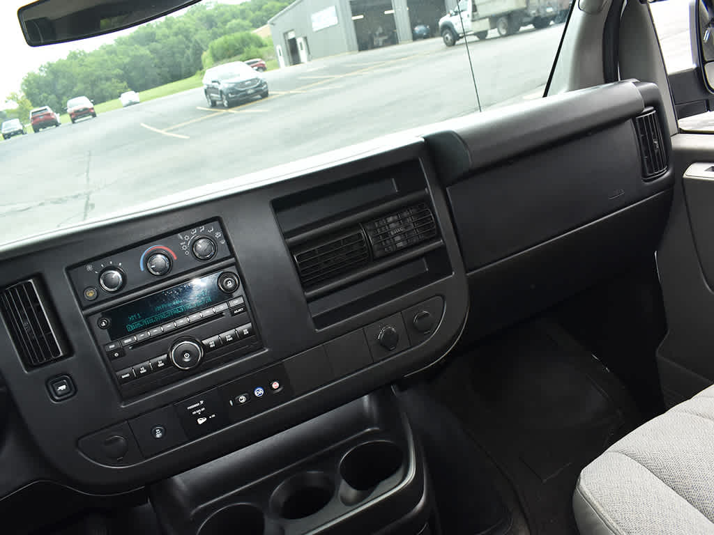 2014 Chevrolet Express 2500 LT photo 16