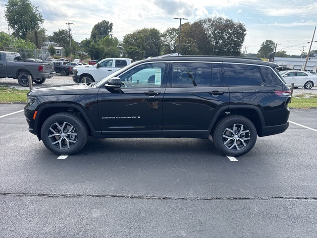 2025 Jeep Grand Cherokee Limited photo 3