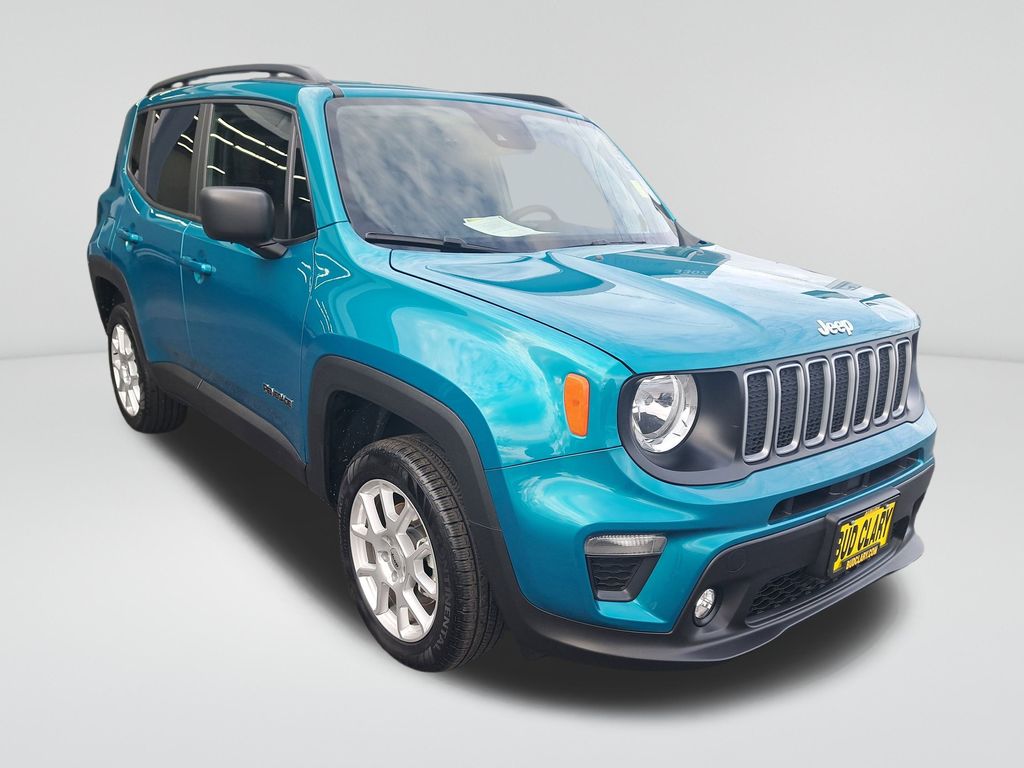 2022 Jeep Renegade Latitude photo 3