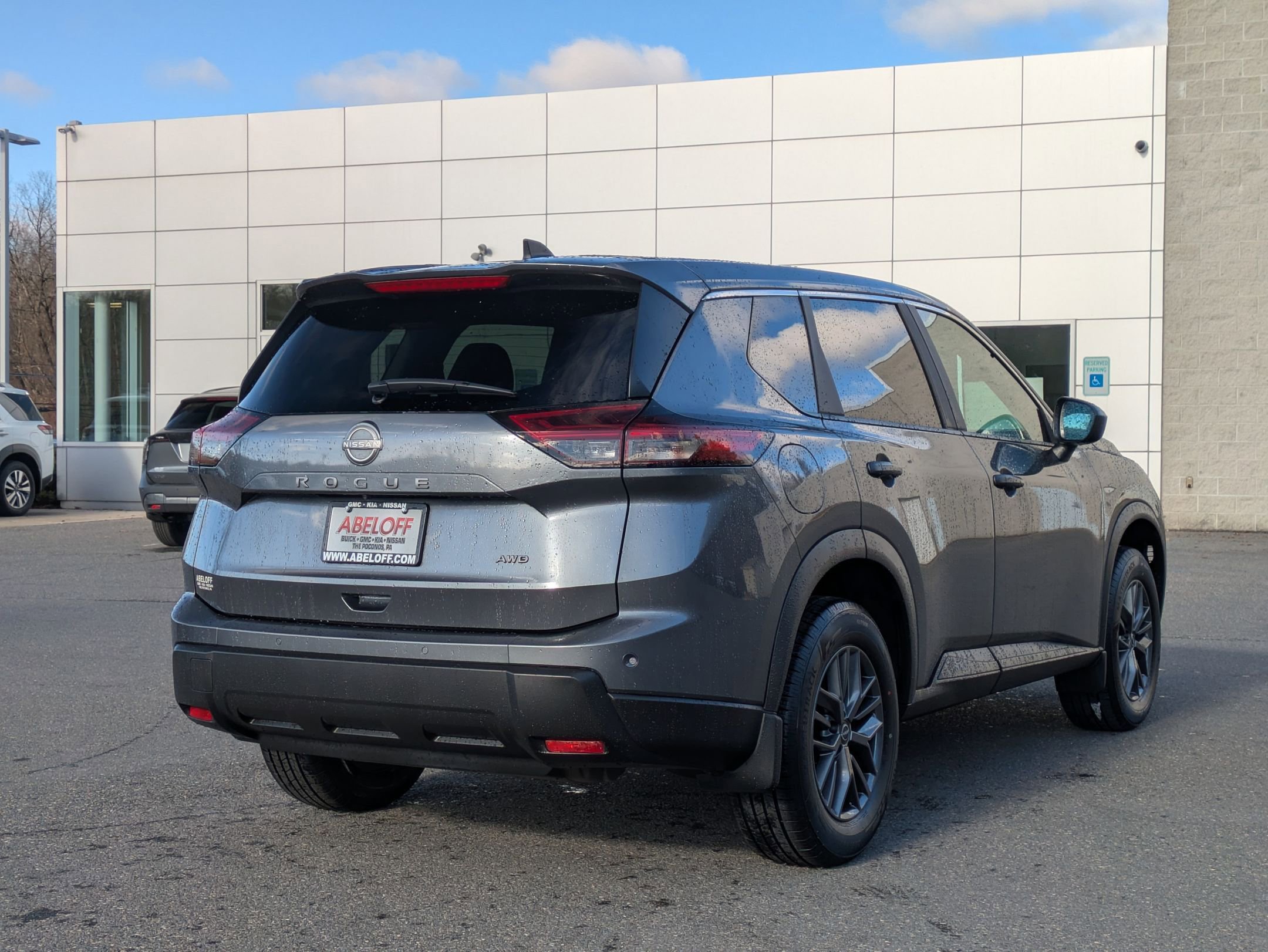 2025 Nissan Rogue S photo 4