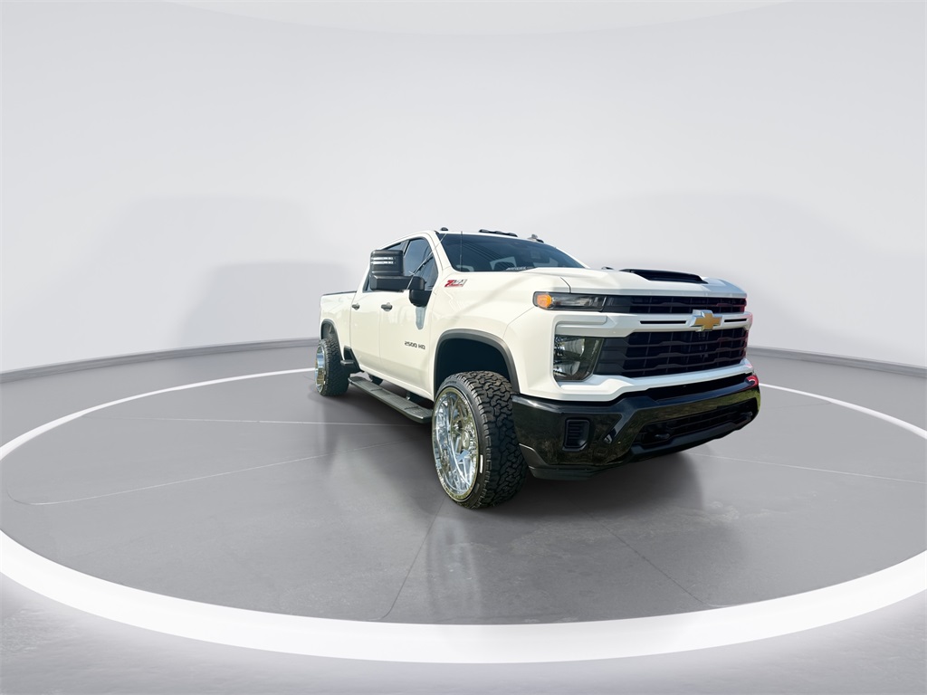 2024 Chevrolet Silverado 2500HD Custom photo 2