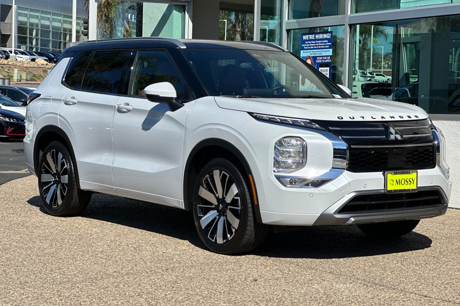 2025 Mitsubishi Outlander SEL photo 2