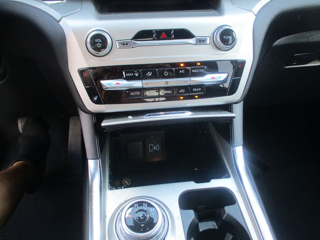 2022 Ford Explorer XLT photo 8