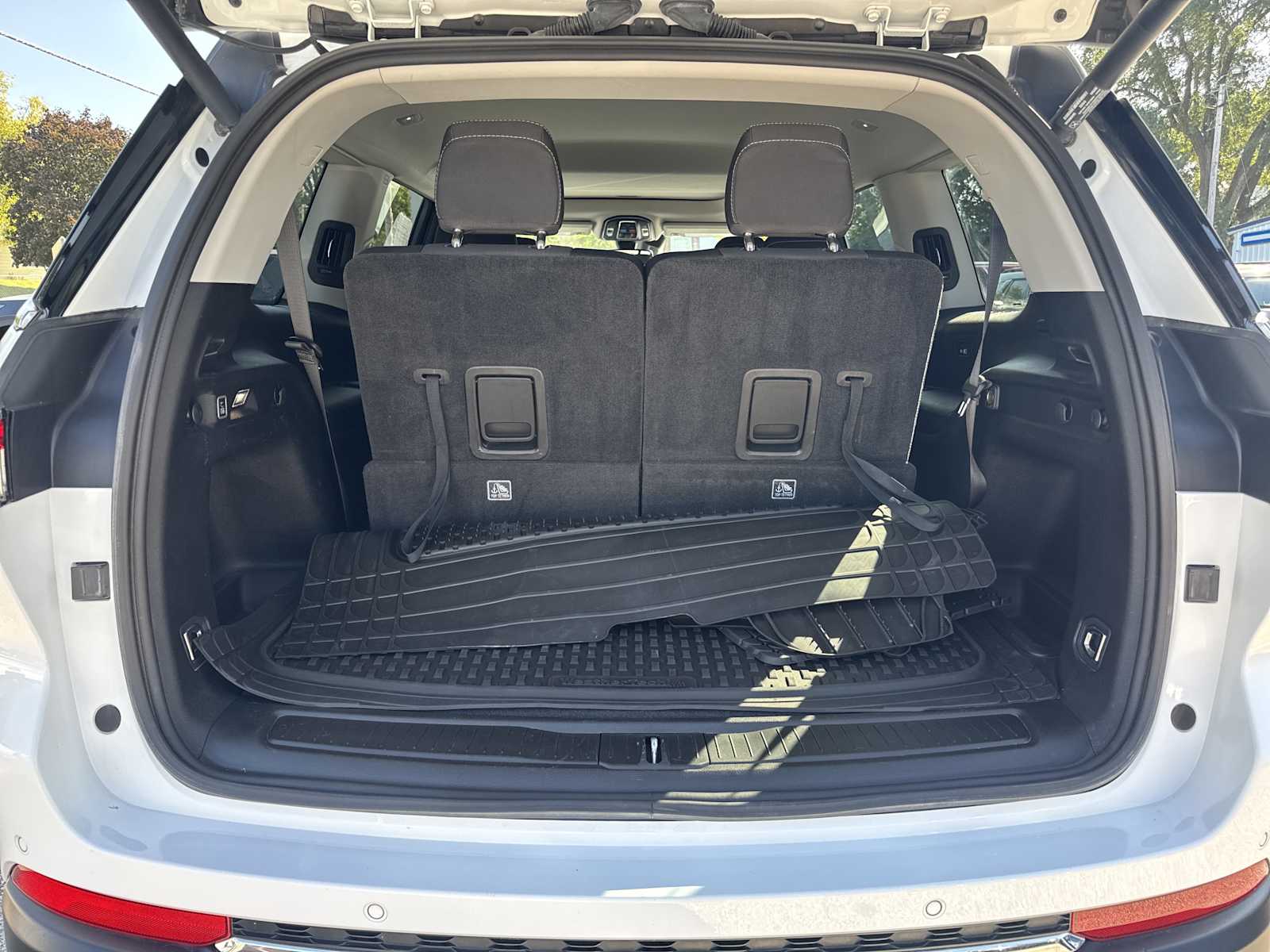 2022 Jeep Grand Cherokee Laredo photo 6
