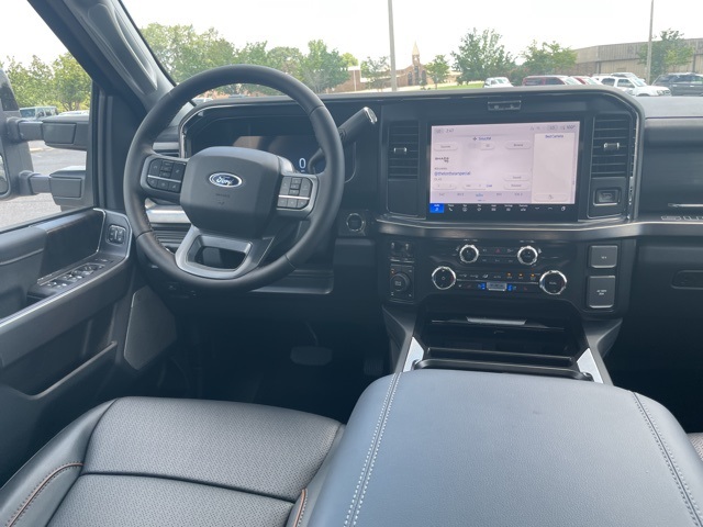 2025 Ford F-350 photo 17