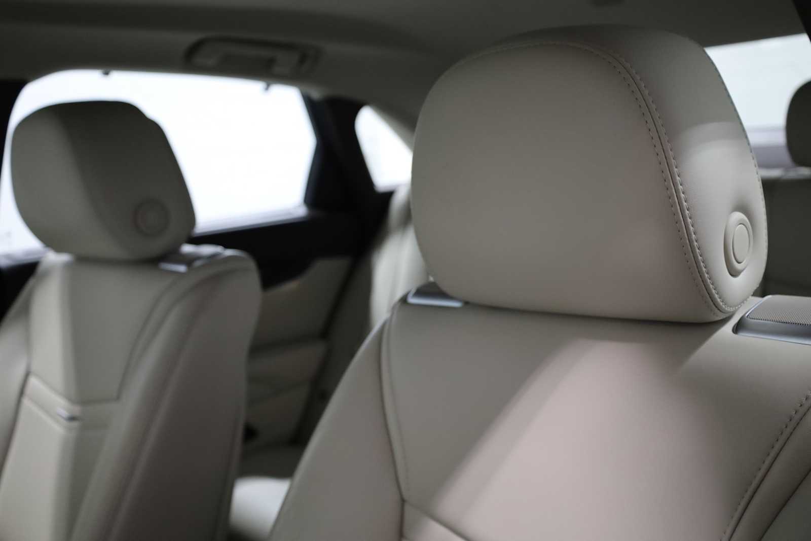 2013 Cadillac XTS Premium photo 16