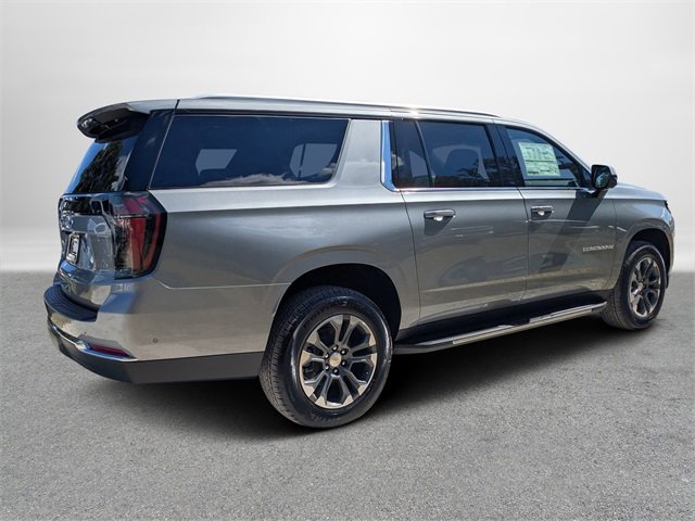 2026 Chevrolet Suburban LS photo 4