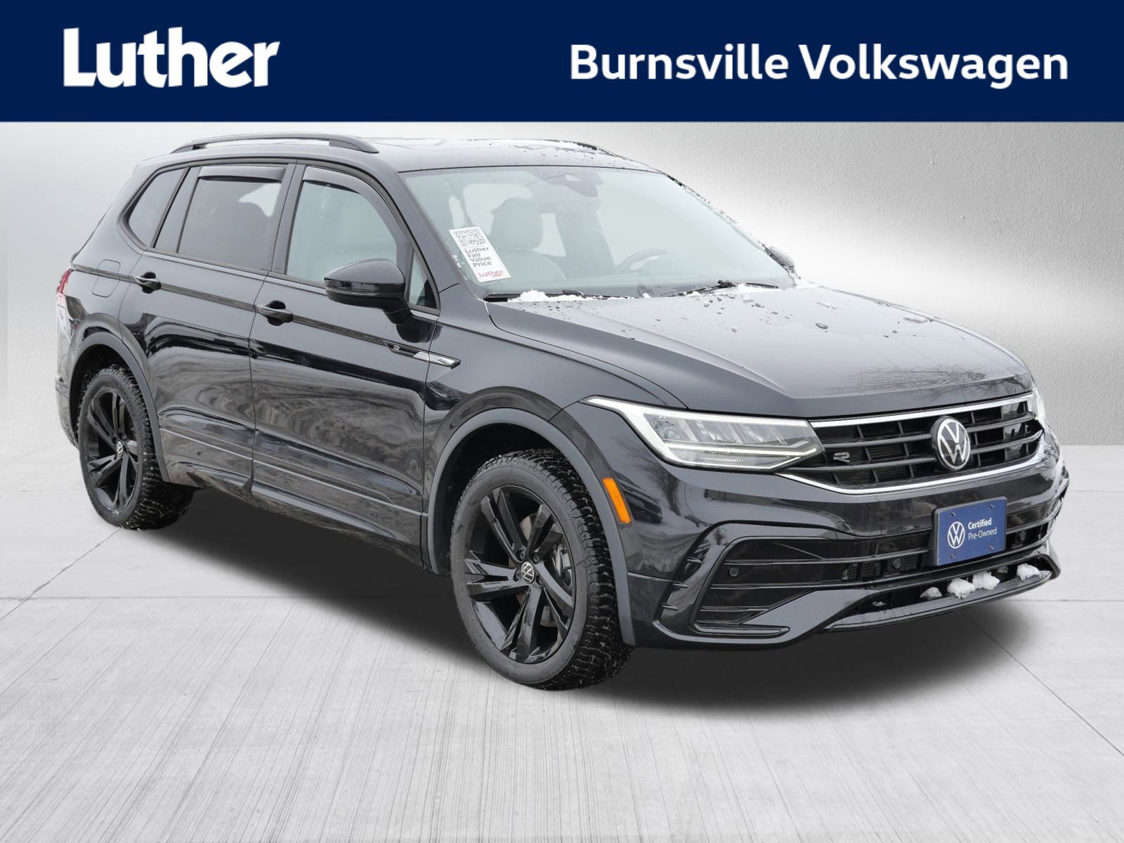 2023 Volkswagen Tiguan SE R-LINE BLACK's photo