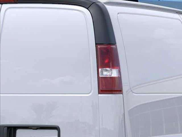 2025 Gmc Savana Cargo 2500 photo 4