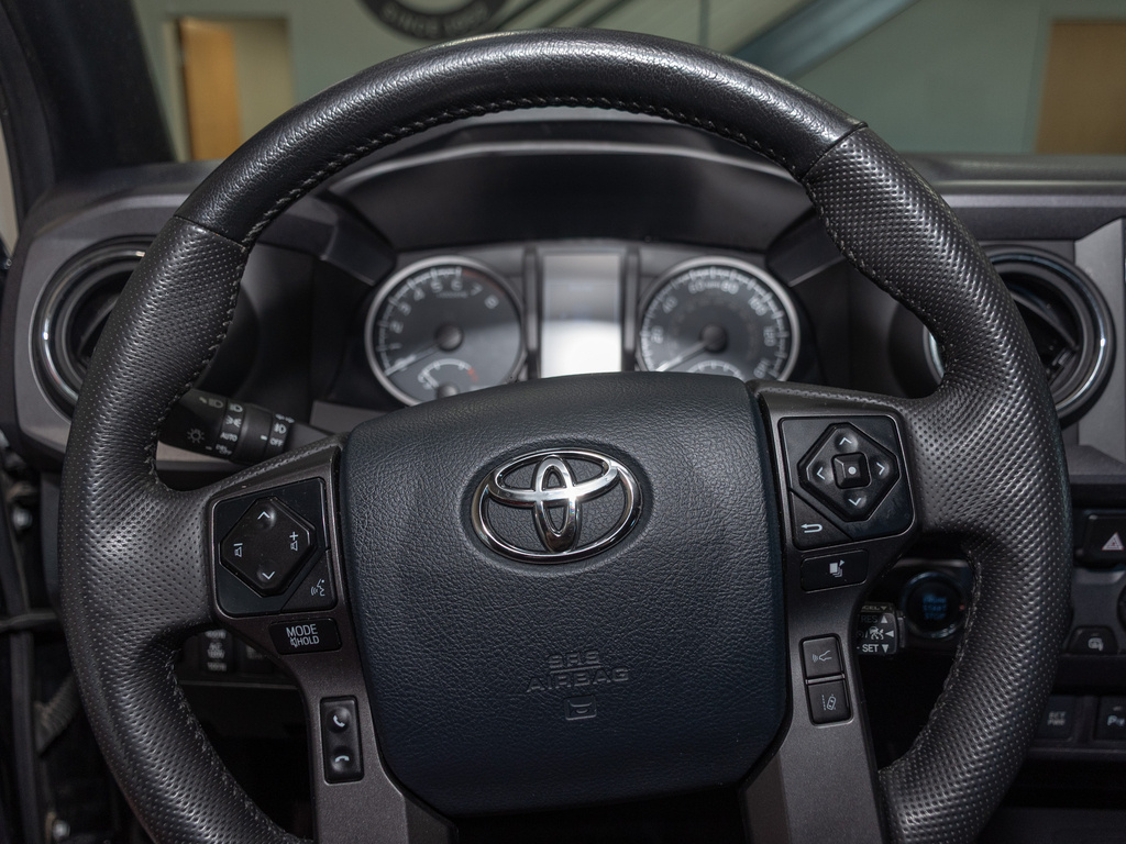2019 Toyota Tacoma TRD Sport photo 10