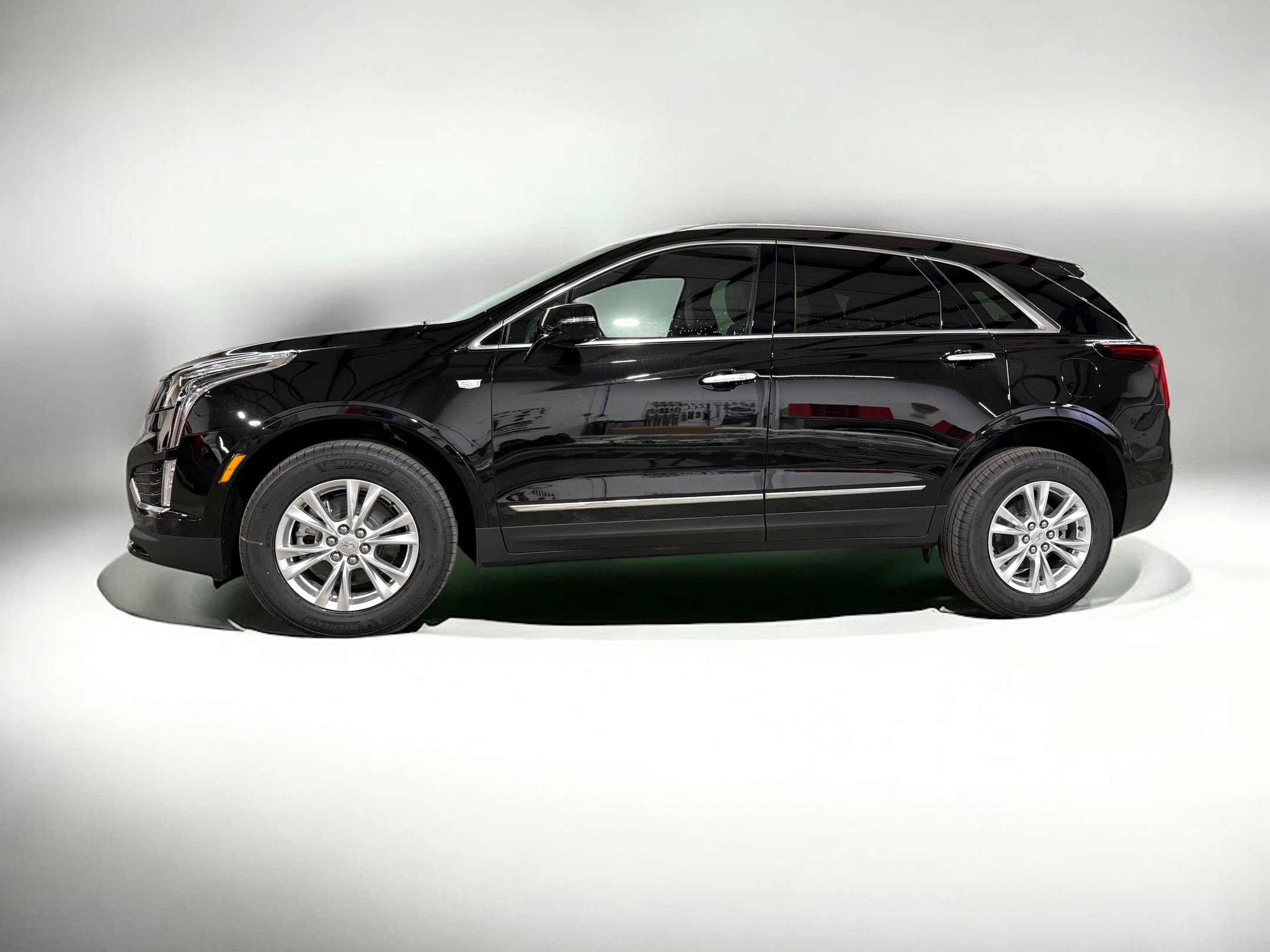 2026 Cadillac XT5 Luxury photo 2