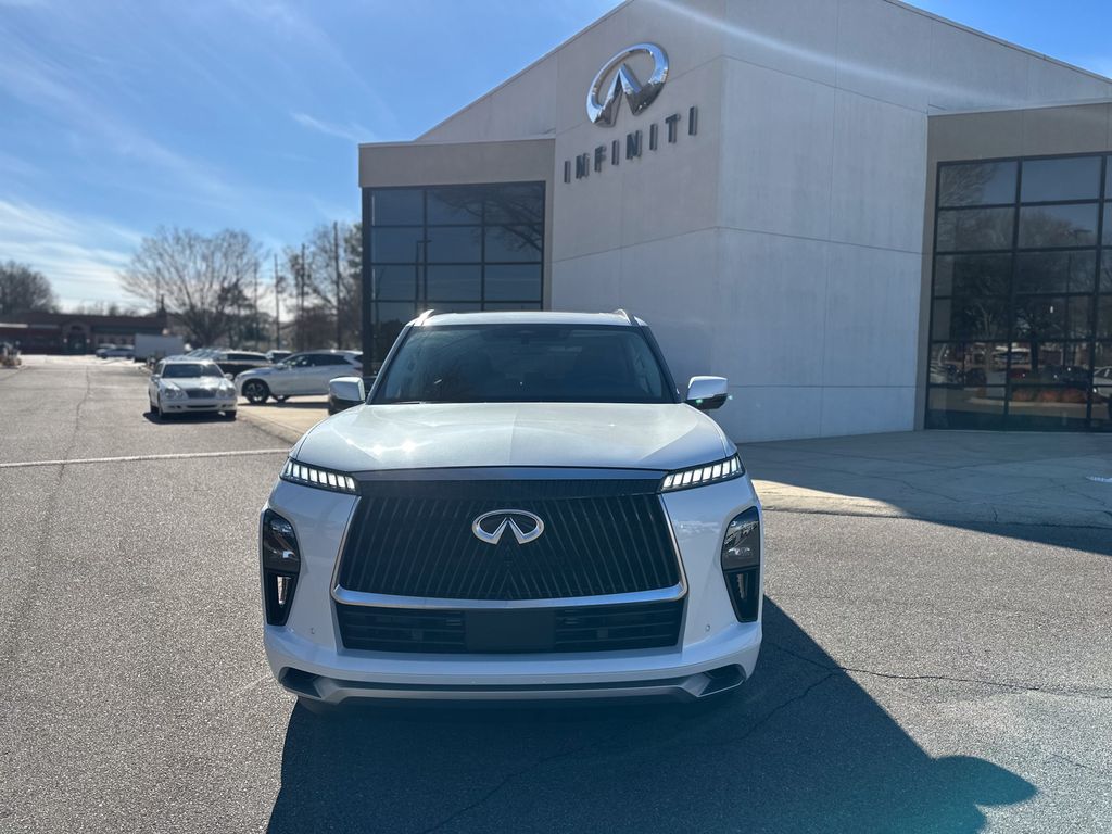 2025 Infiniti QX80 Luxe photo 3