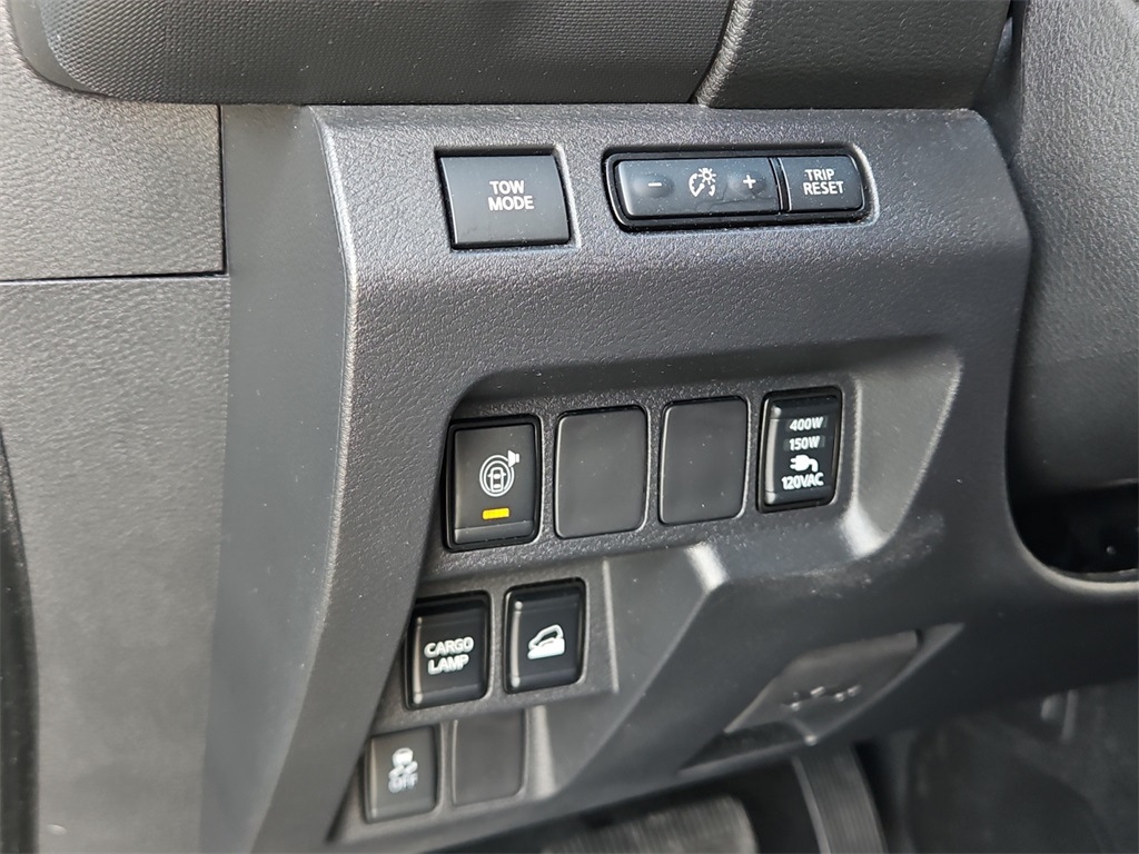 2022 Nissan Frontier Crew Cab photo 19