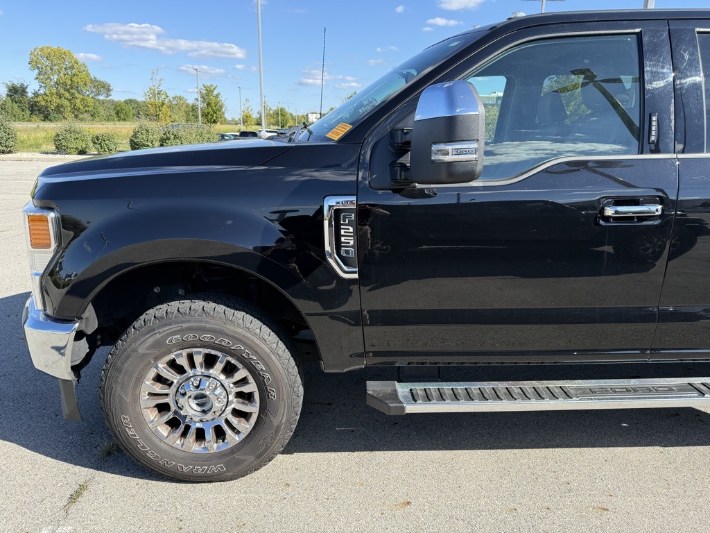 2022 Ford F-250 XLT photo 3