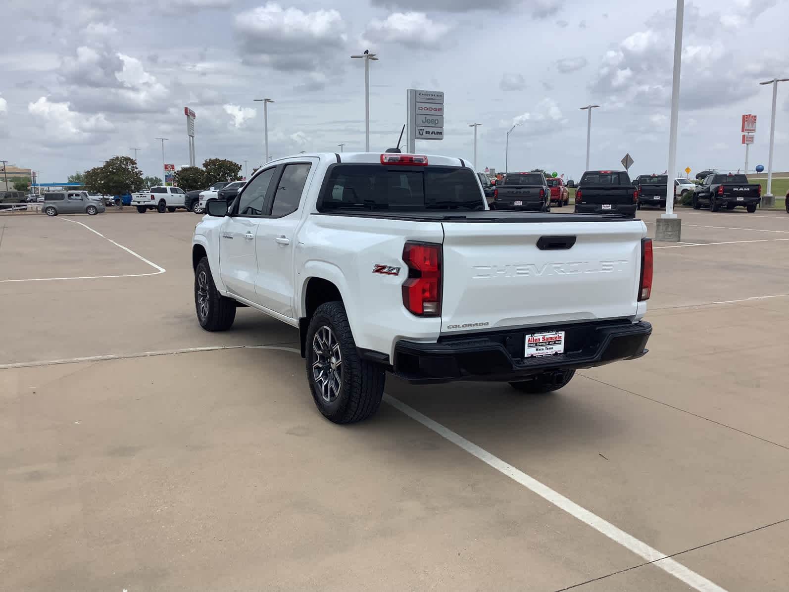 2024 Chevrolet Colorado Z71 photo 8