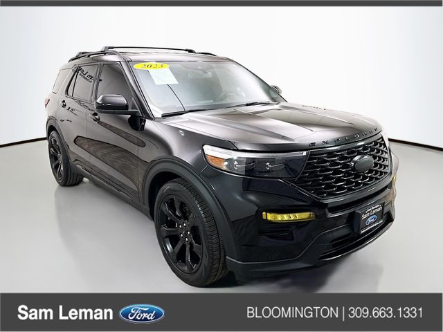 2023 Ford Explorer ST-LINE's photo