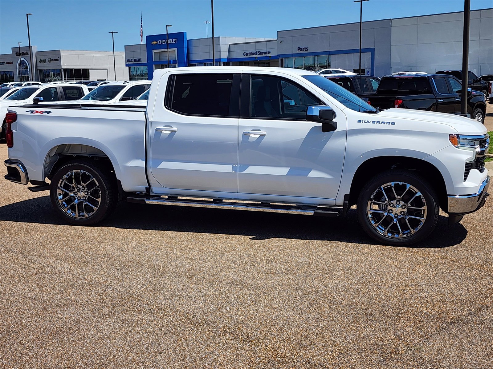 2025 Chevrolet Silverado 1500 LT photo 2
