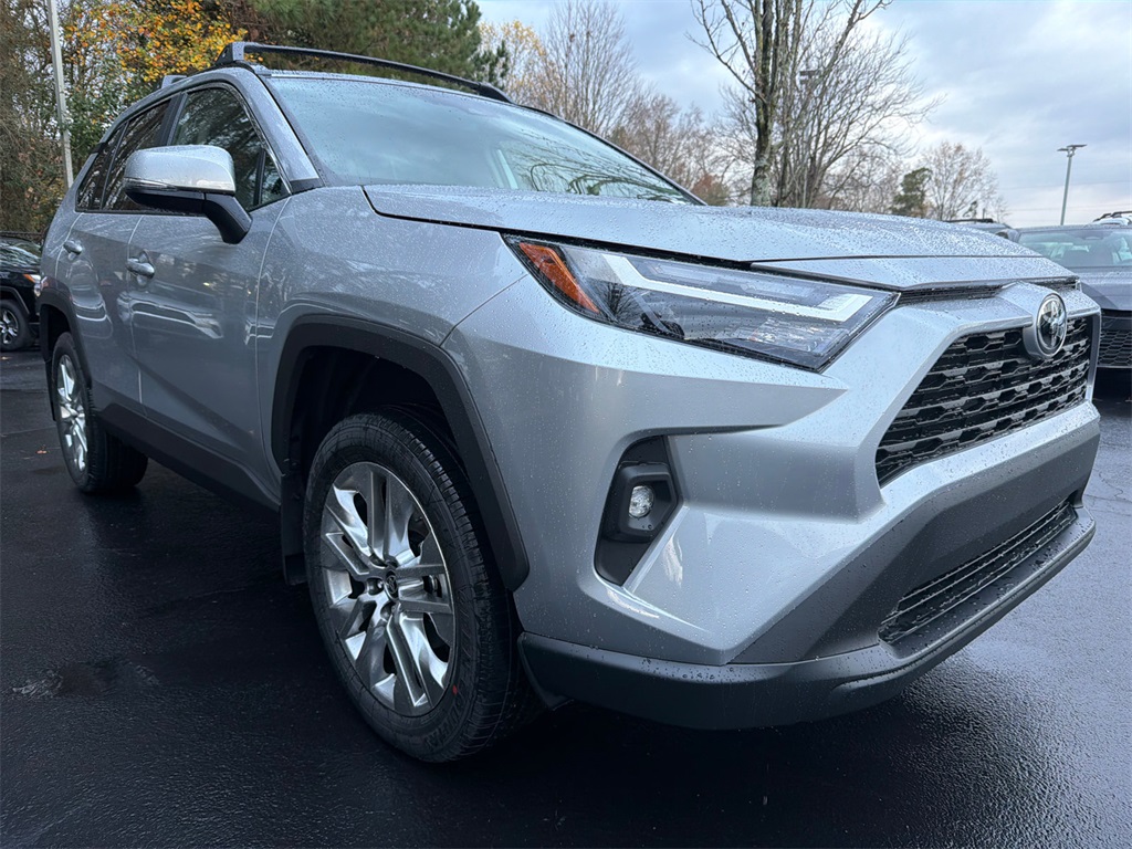 2025 Toyota RAV4 XLE Premium's photo