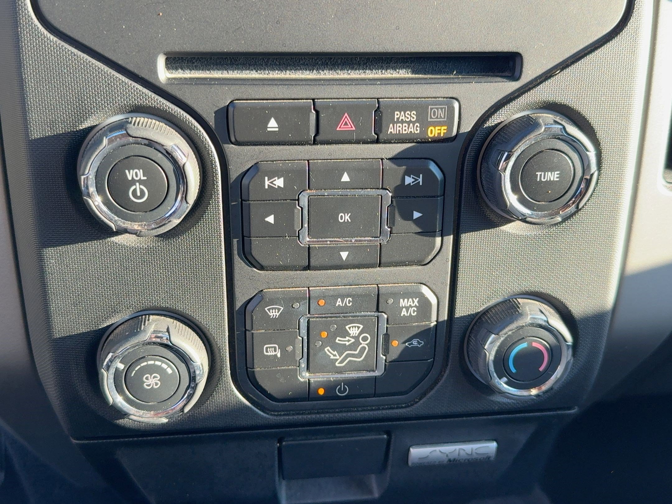 2014 Ford F-150 XLT photo 25