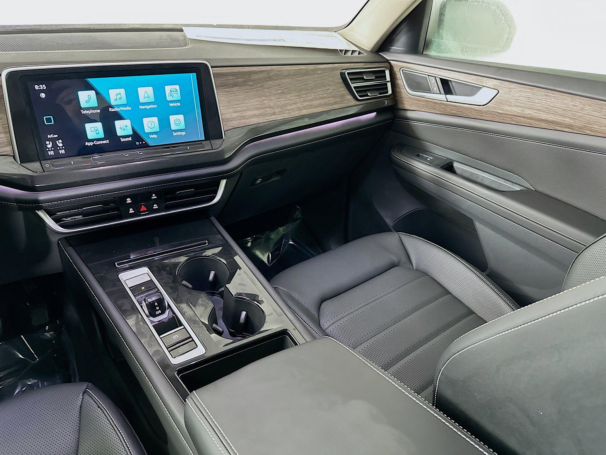2025 Volkswagen Atlas SEL photo 22