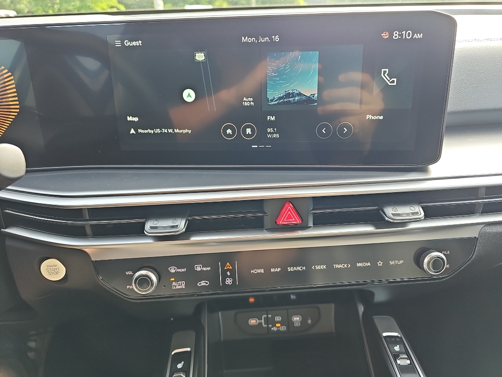 2025 Kia Sorento S photo 13
