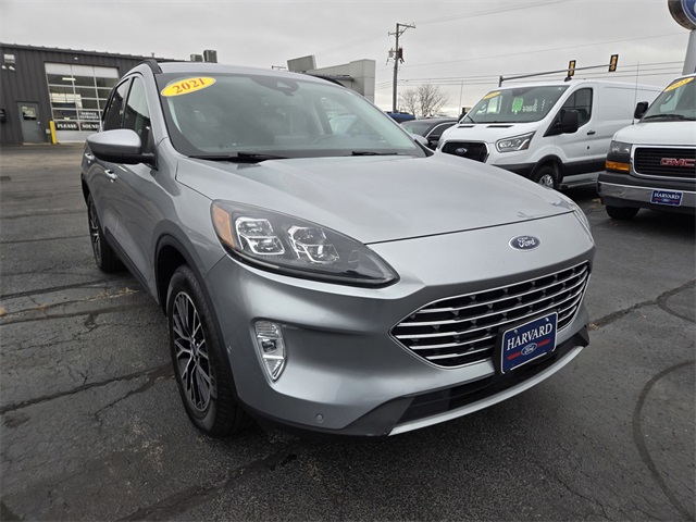 2021 Ford Escape Titanium's photo