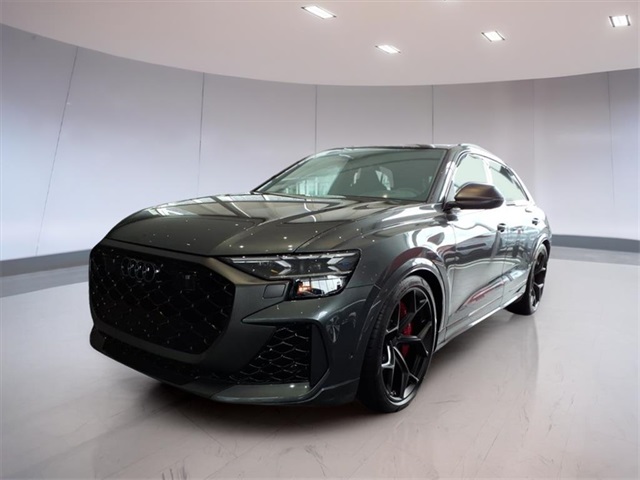 2026 Audi RS Q8 photo 2