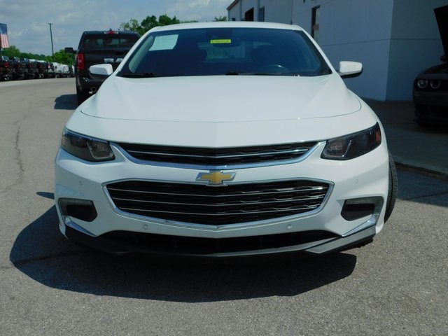 2017 Chevrolet Malibu 1LT photo 3