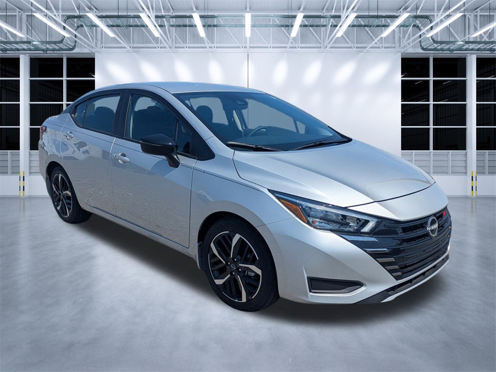 2025 Nissan Versa Sedan SR's photo