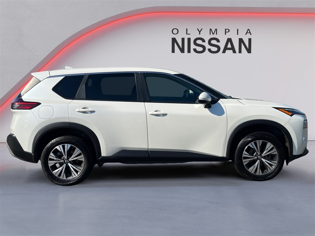 2022 Nissan Rogue SV photo 6