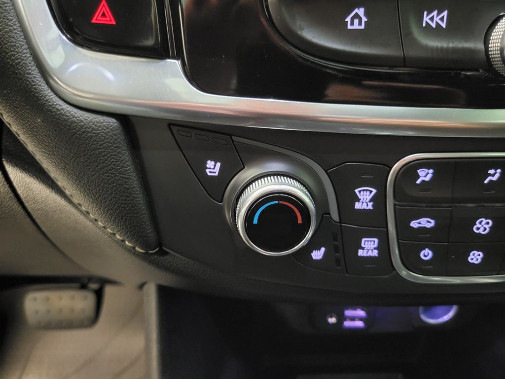 2022 Chevrolet Traverse Premier photo 8
