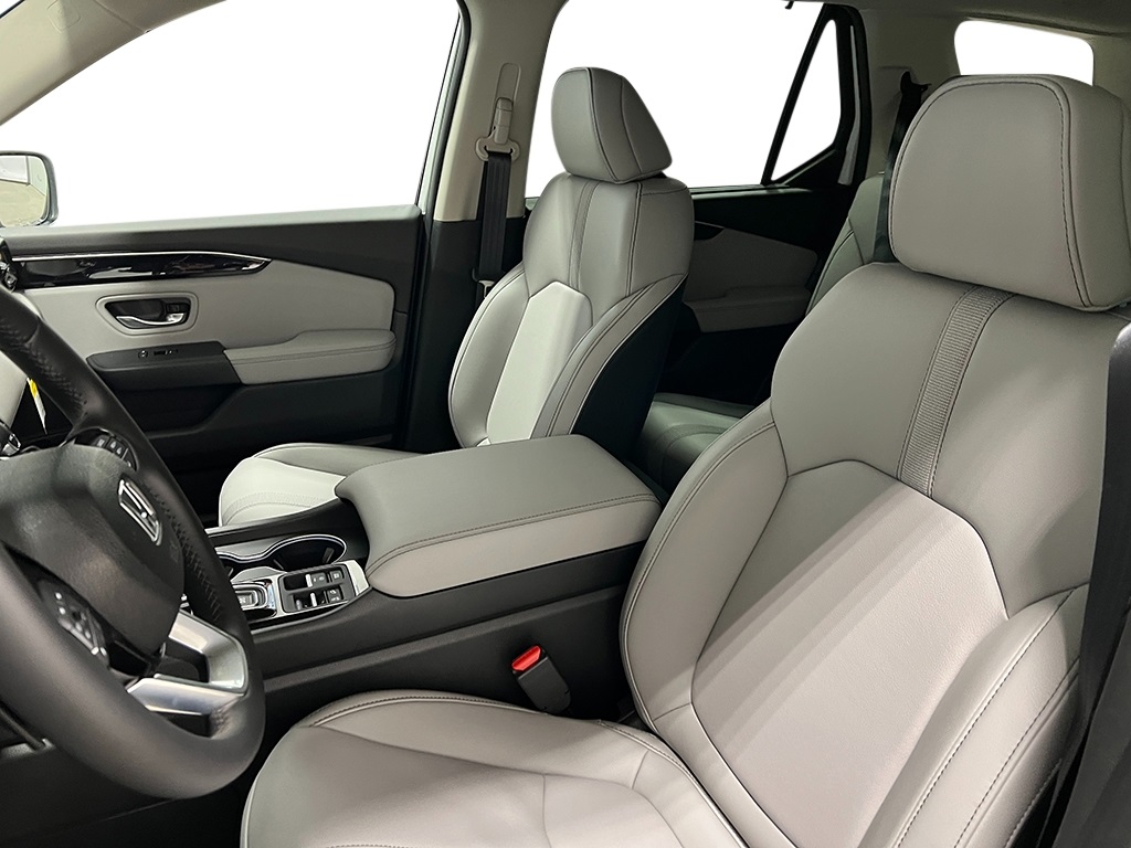 2025 Honda Pilot Touring photo 13