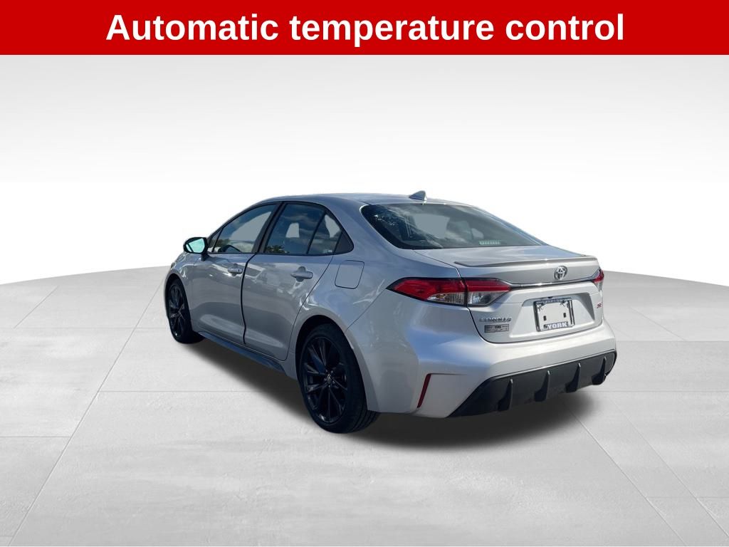 2024 Toyota Corolla SE photo 3