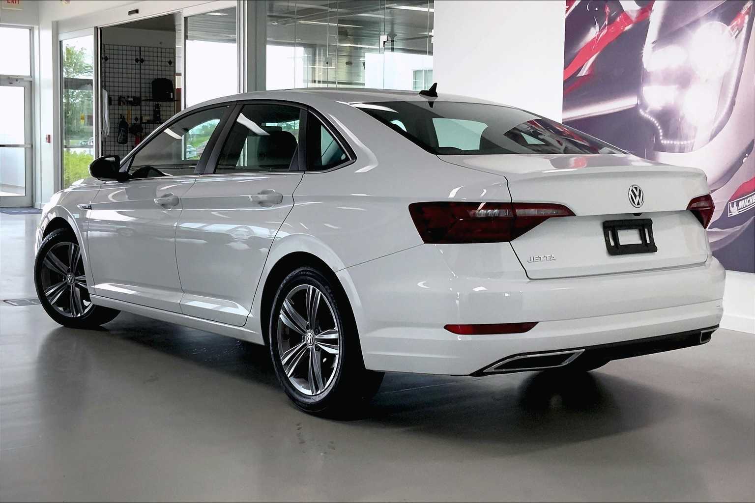 2021 Volkswagen Jetta R-Line photo 4