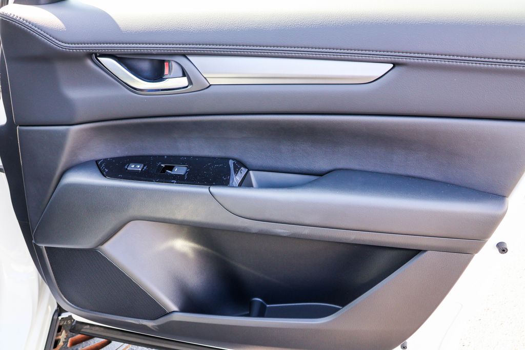 2025 Mazda CX-5 2.5 Select photo 32
