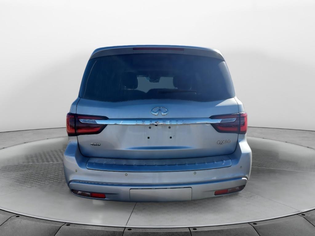 2022 Infiniti QX80 Luxe photo 4