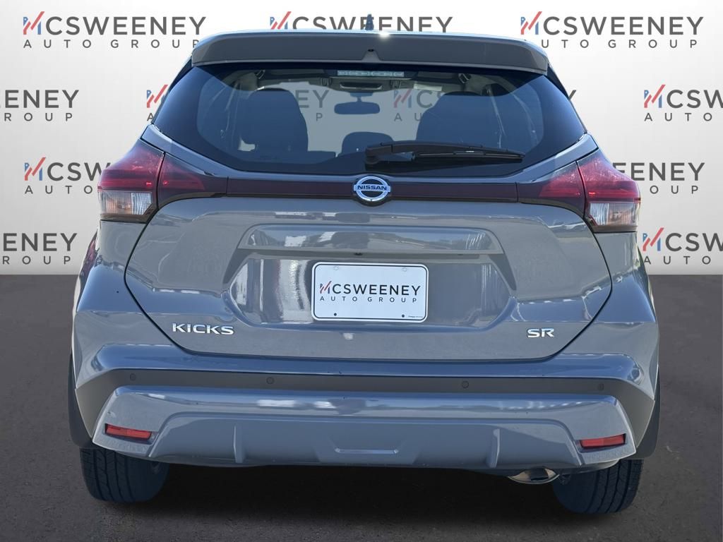 2021 Nissan Kicks SR photo 4