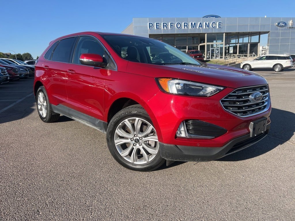 2024 Ford Edge Titanium photo 2