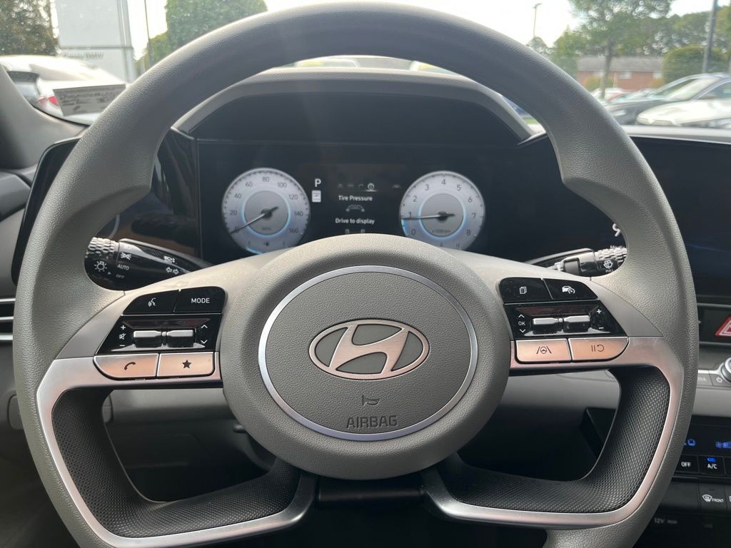 2024 Hyundai Elantra SEL photo 20