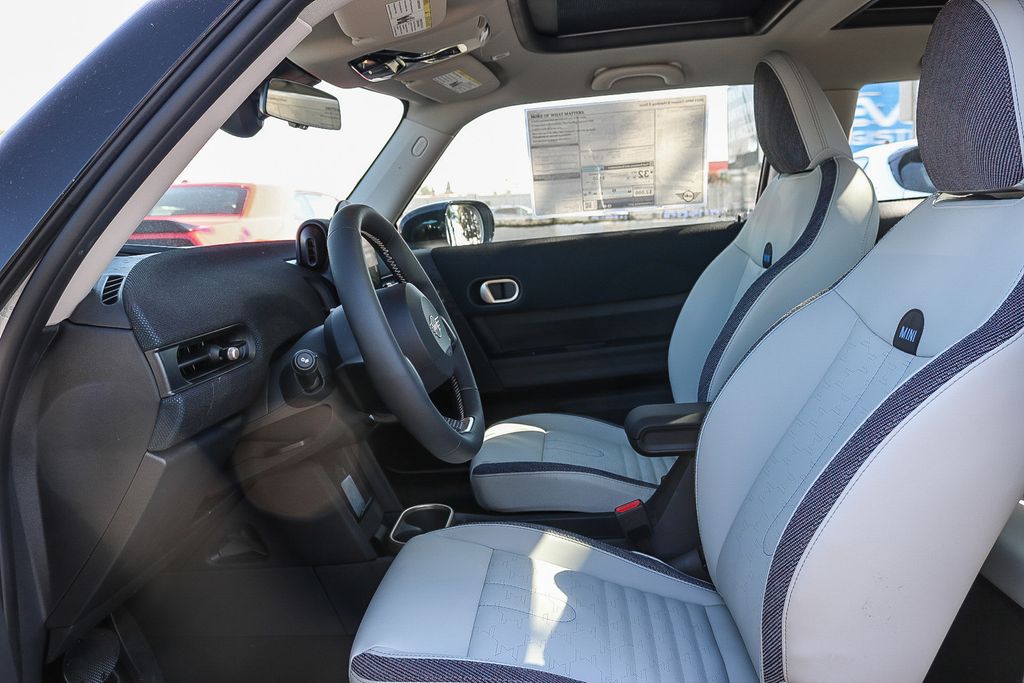 2025 Mini Cooper 2 Door Hardtop Signature photo 15