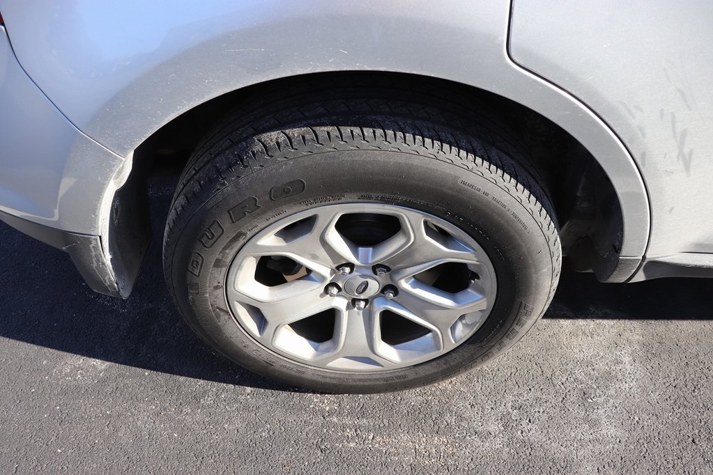 2011 Ford Edge SEL photo 4