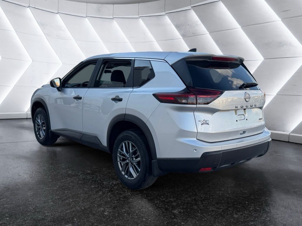 2025 Nissan Rogue S photo 4