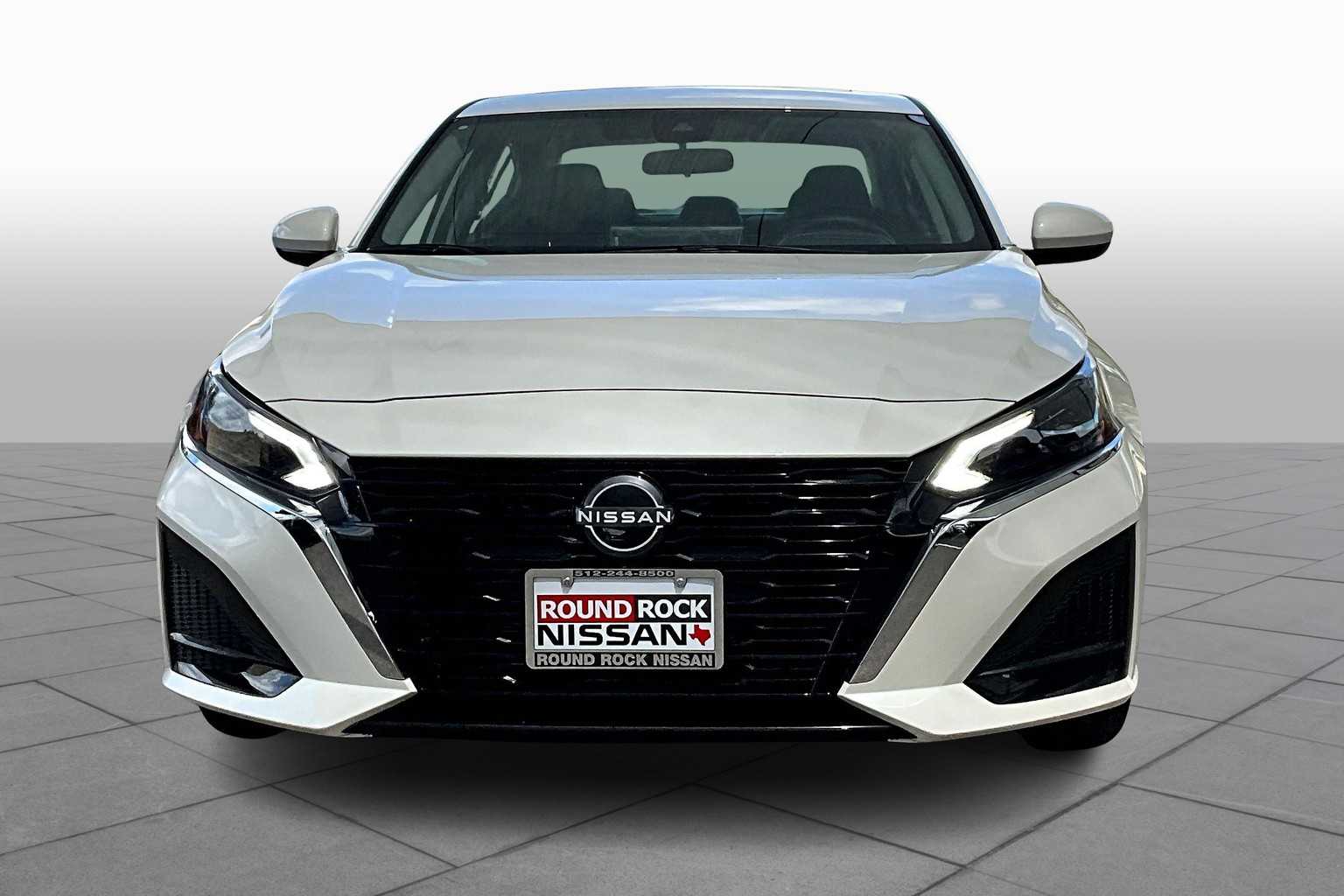 2025 Nissan Altima SV photo 3