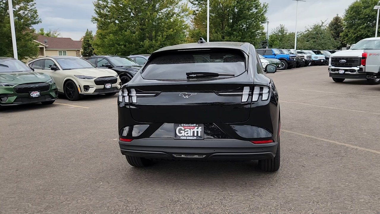 2025 Ford Mustang Mach-E Premium photo 8