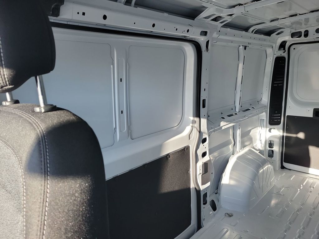 2025 Ram 2500 Base photo 9