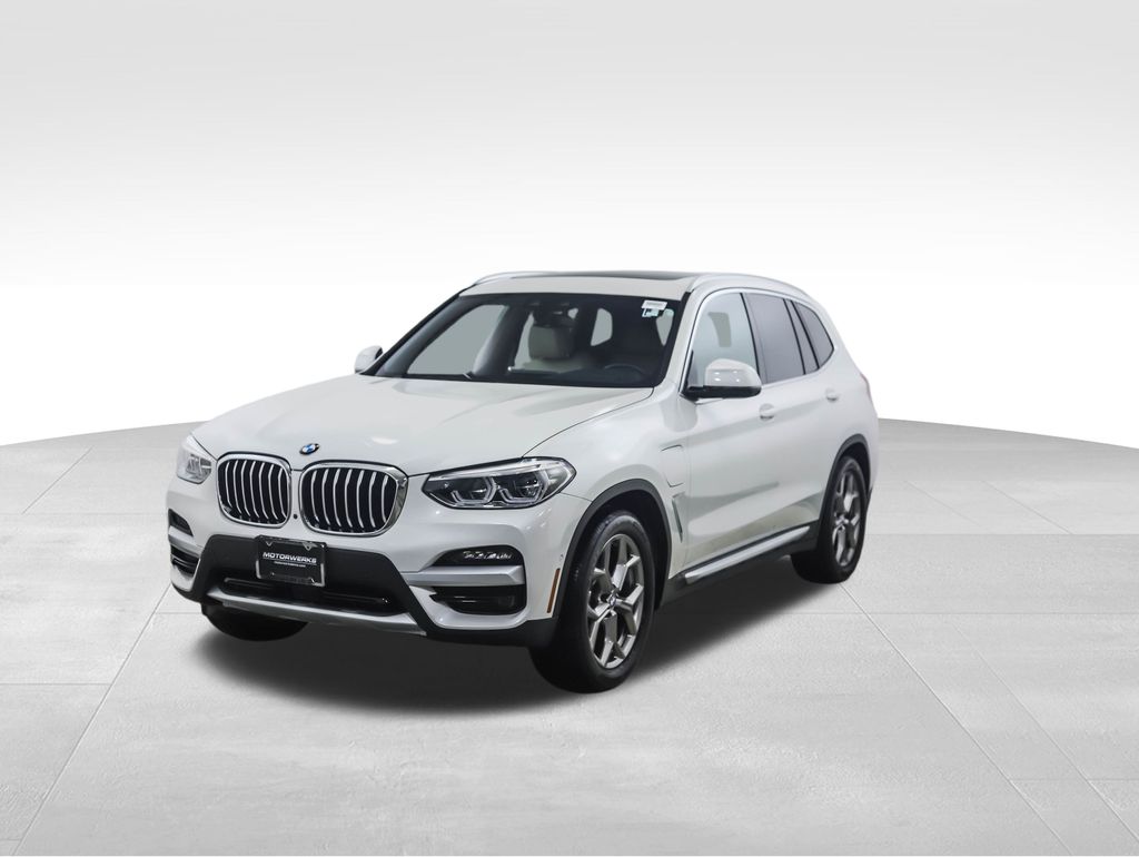 2021 BMW X3 30e's photo