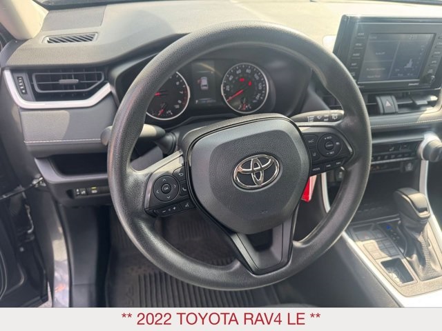 2022 Toyota RAV4 LE photo 10