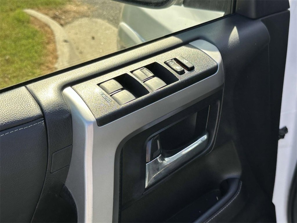 2024 Toyota 4Runner SR5 Premium photo 17