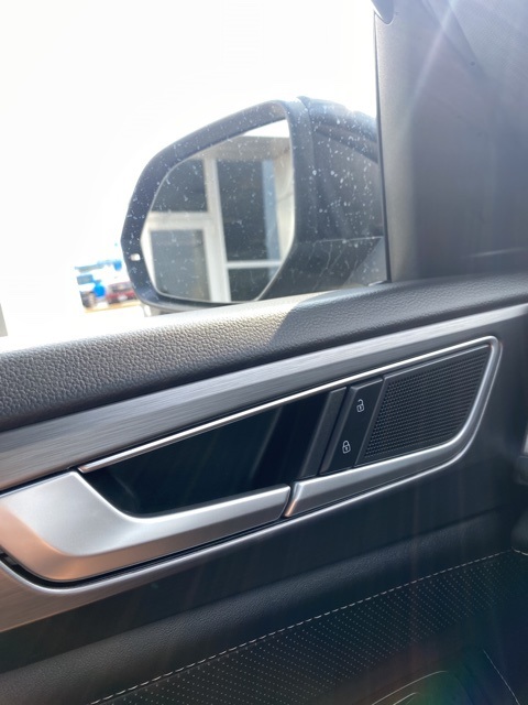 2024 Volkswagen Atlas Cross Sport SE Technology photo 14