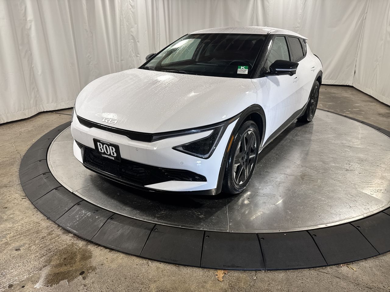 2025 Kia EV6 Wind's photo